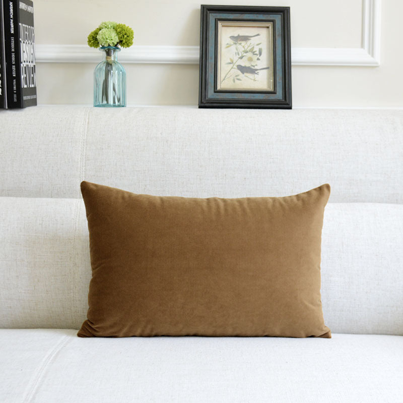Оксамитова декоративна подушка для дивана